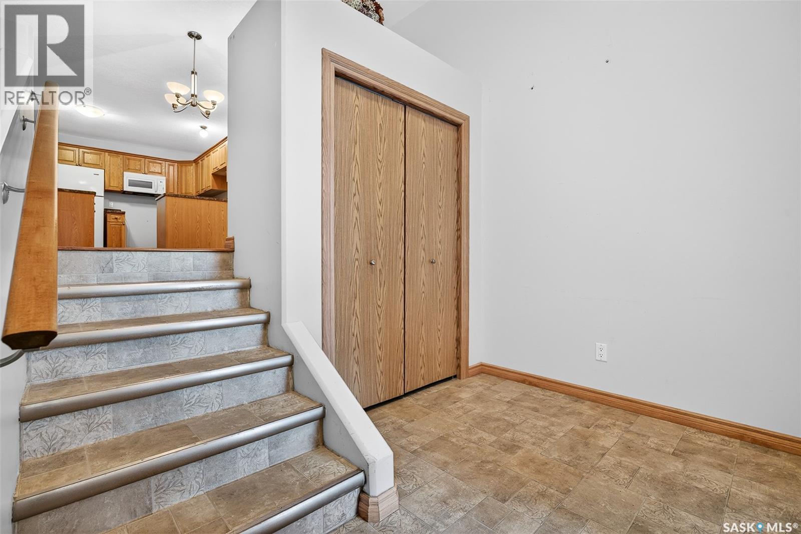 1 120 Athabasca Street W, Moose Jaw, SK - Indoor Photo Showing Other Room