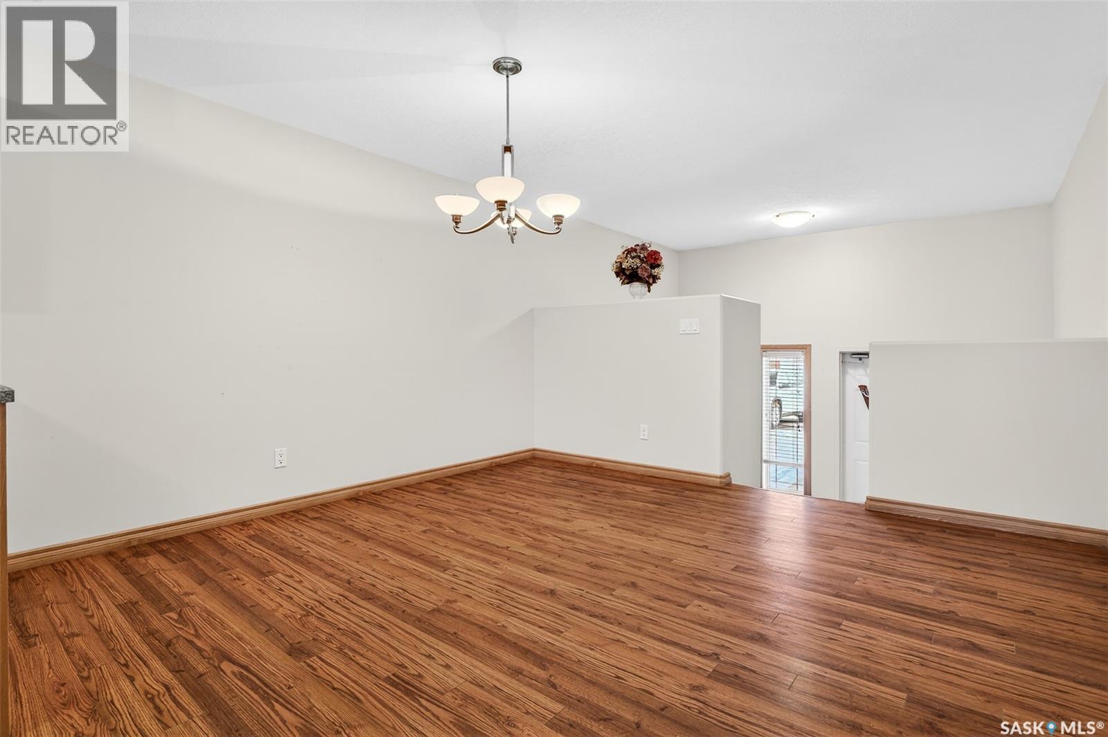 1 120 Athabasca Street W, Moose Jaw, SK - Indoor Photo Showing Other Room