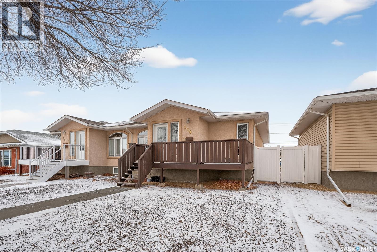 1 120 Athabasca Street W, Moose Jaw, SK - Outdoor With Deck Patio Veranda