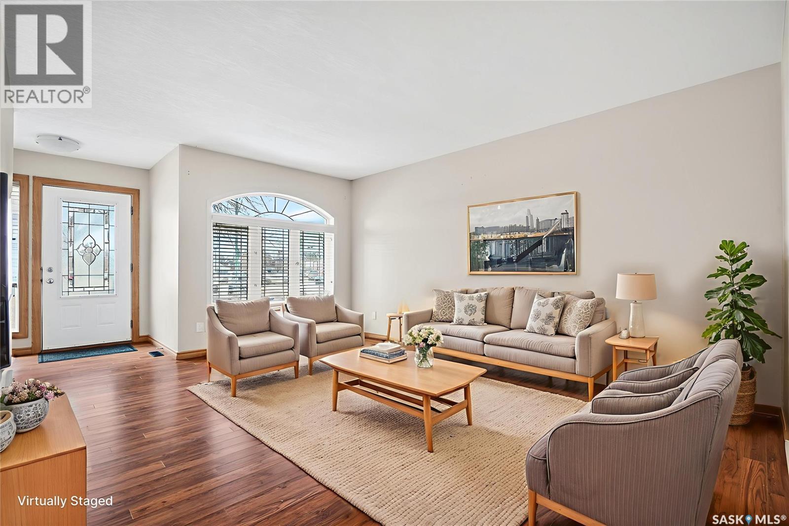 1 120 Athabasca Street W, Moose Jaw, SK - Indoor Photo Showing Living Room