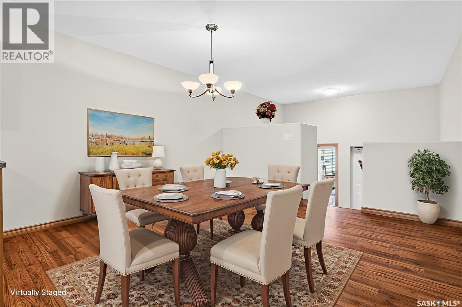 1 120 Athabasca Street W, Moose Jaw, SK - Indoor Photo Showing Dining Room
