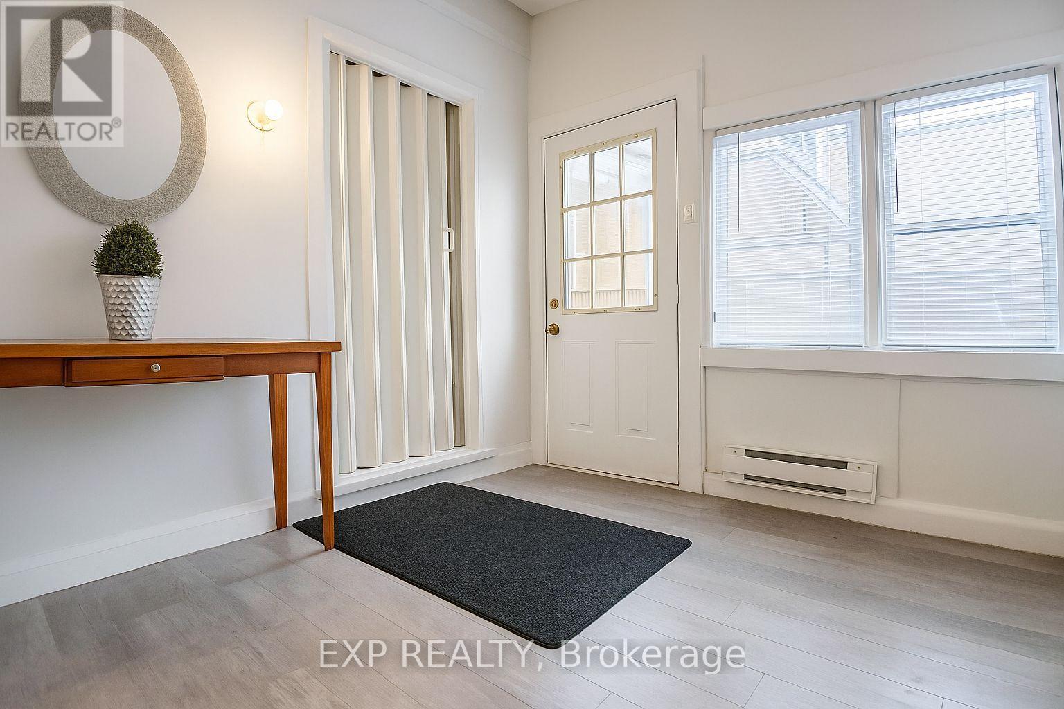 Bachelor - 207 Gamble Avenue, Toronto, ON - Indoor Photo Showing Other Room