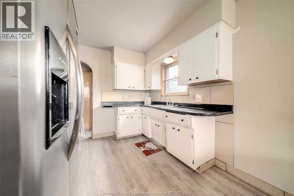 2362 Mercer, Windsor, ON - Indoor Photo Showing Kitchen
