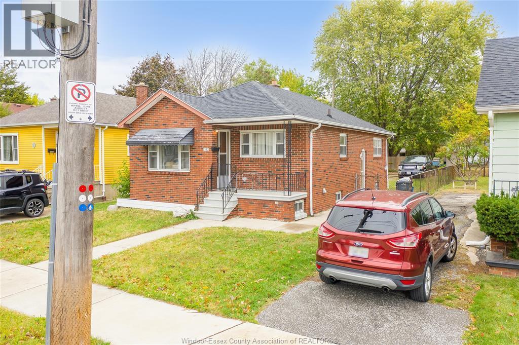 2362 Mercer, Windsor, ON - Outdoor