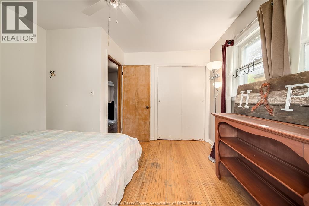 2362 Mercer, Windsor, ON - Indoor Photo Showing Bedroom