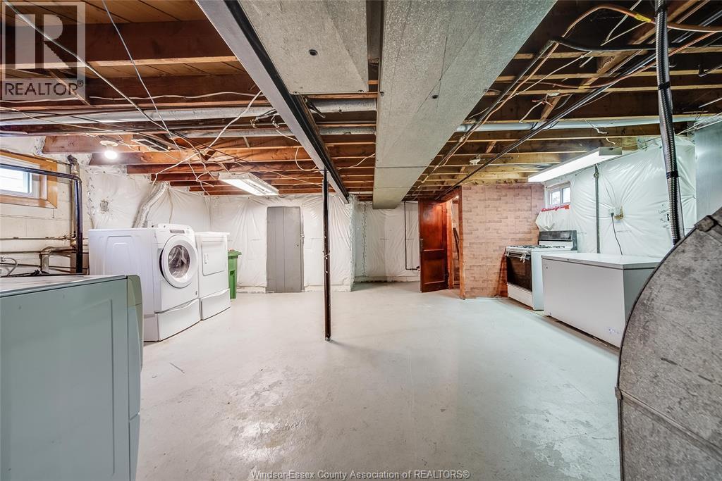 2362 Mercer, Windsor, ON - Indoor Photo Showing Laundry Room