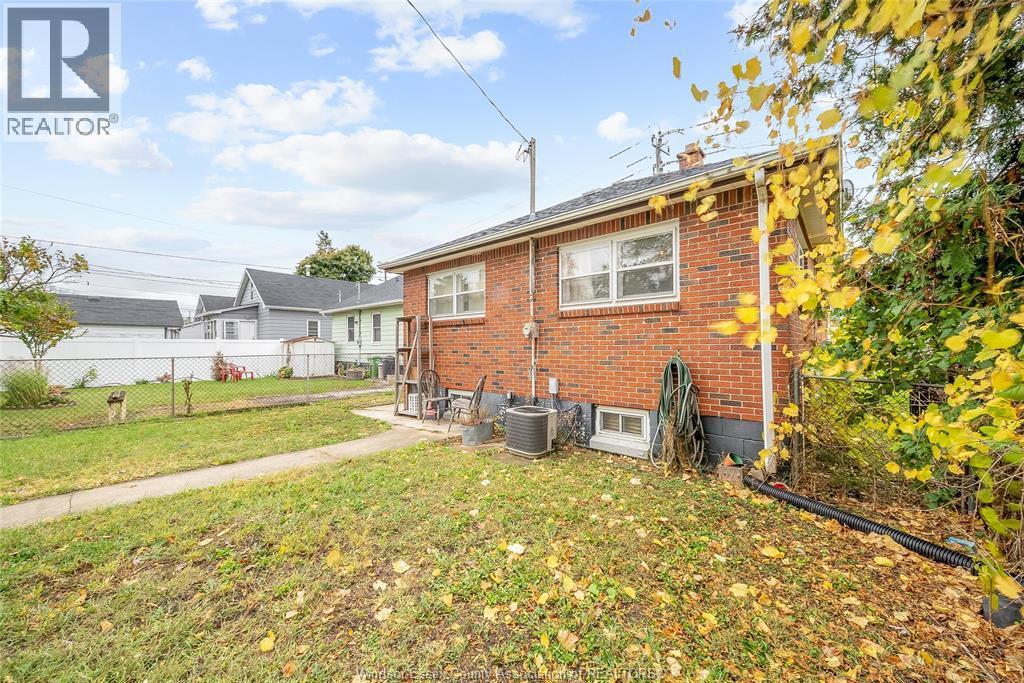 2362 Mercer, Windsor, ON - Outdoor