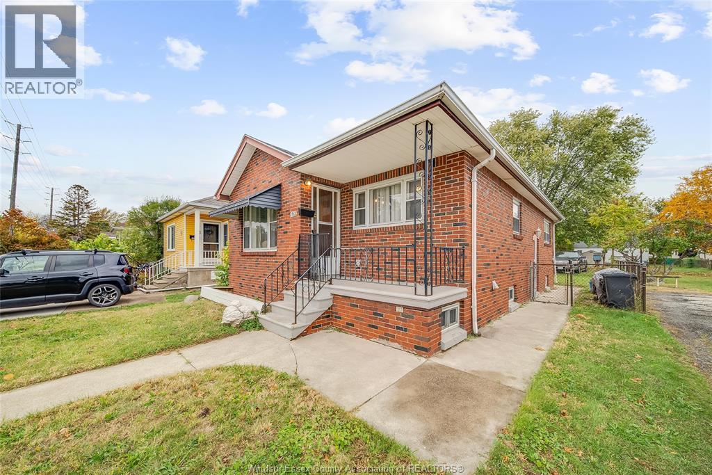 2362 Mercer, Windsor, ON - Outdoor