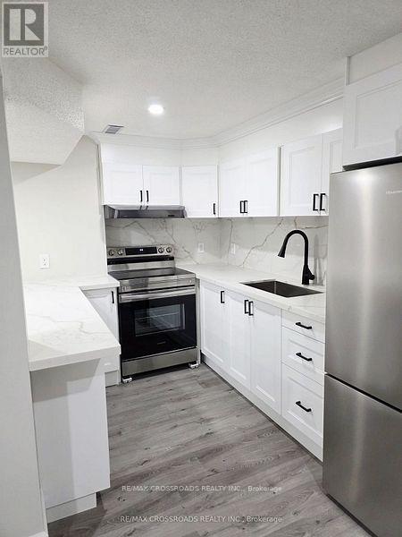 50 Grandlea Crescent, Markham, ON - Indoor Photo Showing Kitchen