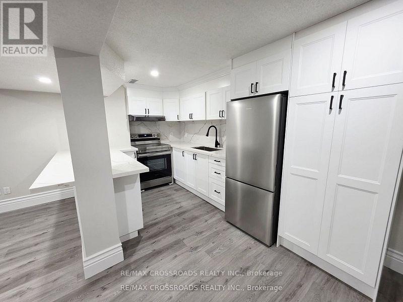50 Grandlea Crescent, Markham, ON - Indoor Photo Showing Kitchen