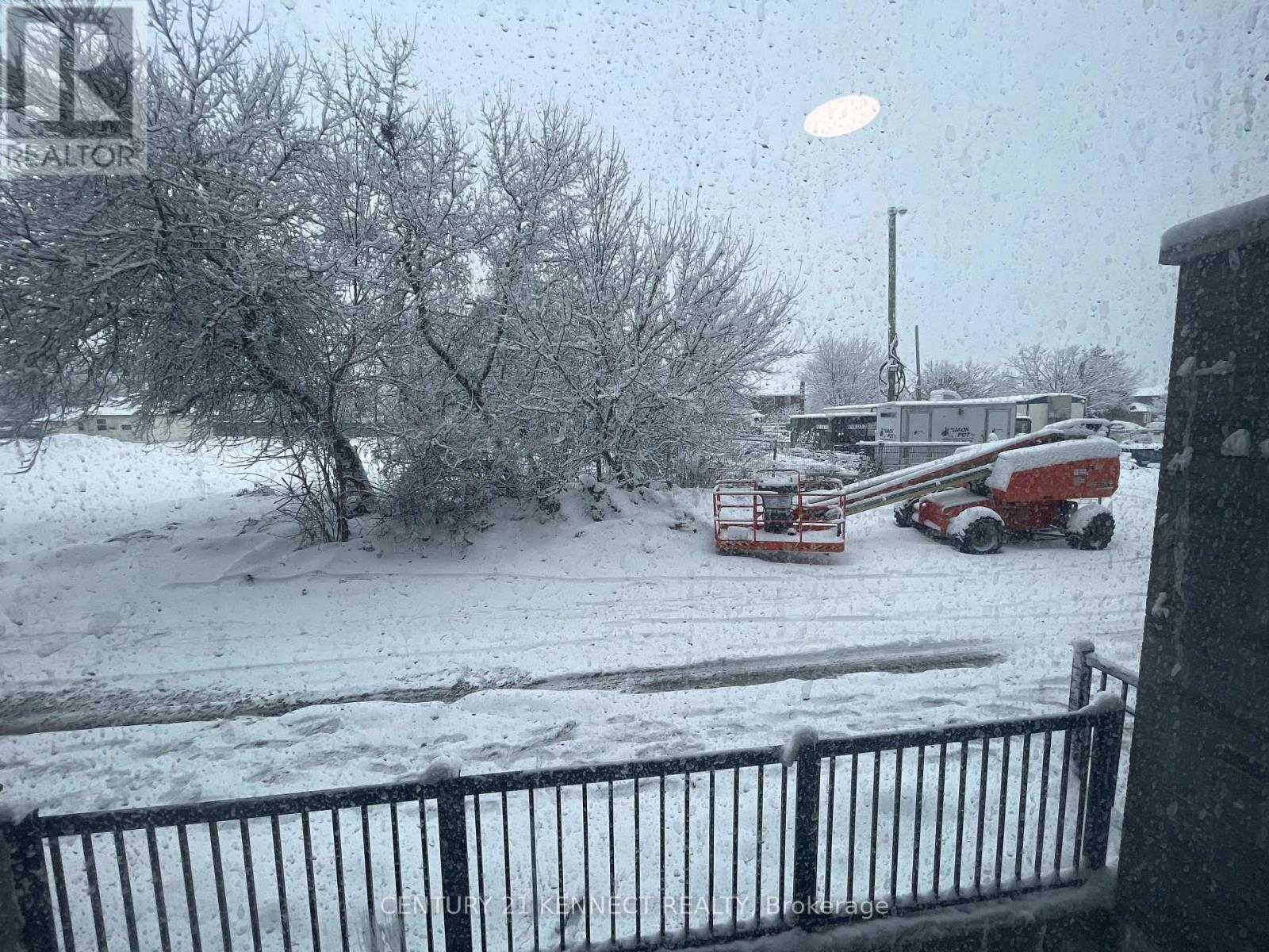 25 - 109 Marydale Avenue, Markham, ON - Outdoor