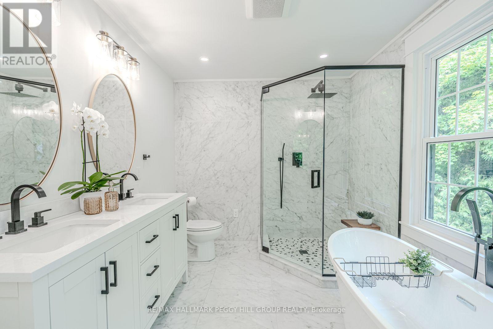 2764 Fairgrounds Road, Severn, ON - Indoor Photo Showing Bathroom