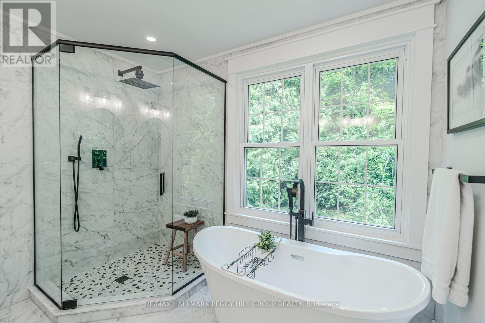 2764 Fairgrounds Road, Severn, ON - Indoor Photo Showing Bathroom