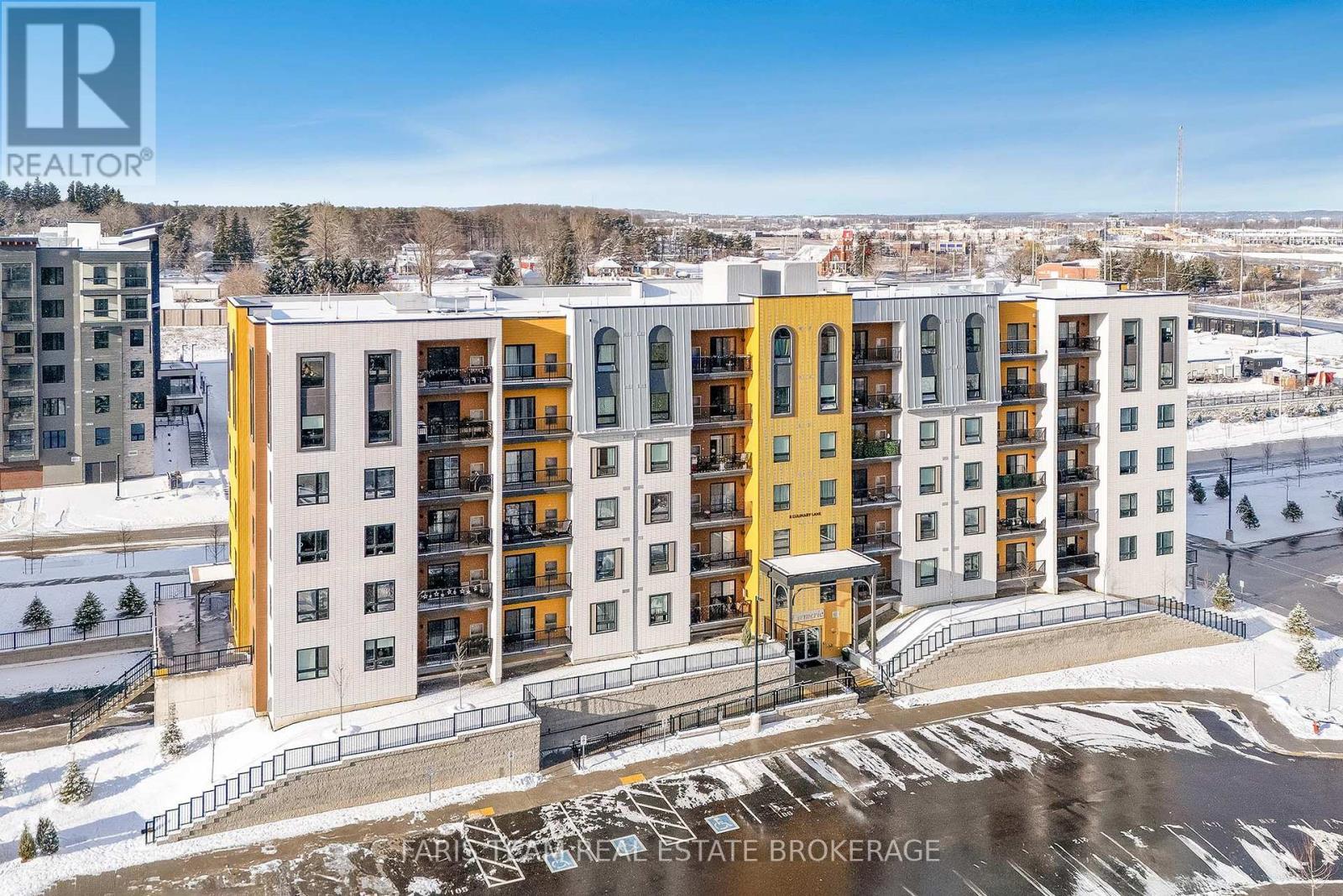 102 - 8 Culinary Lane, Barrie, ON - Outdoor With Facade