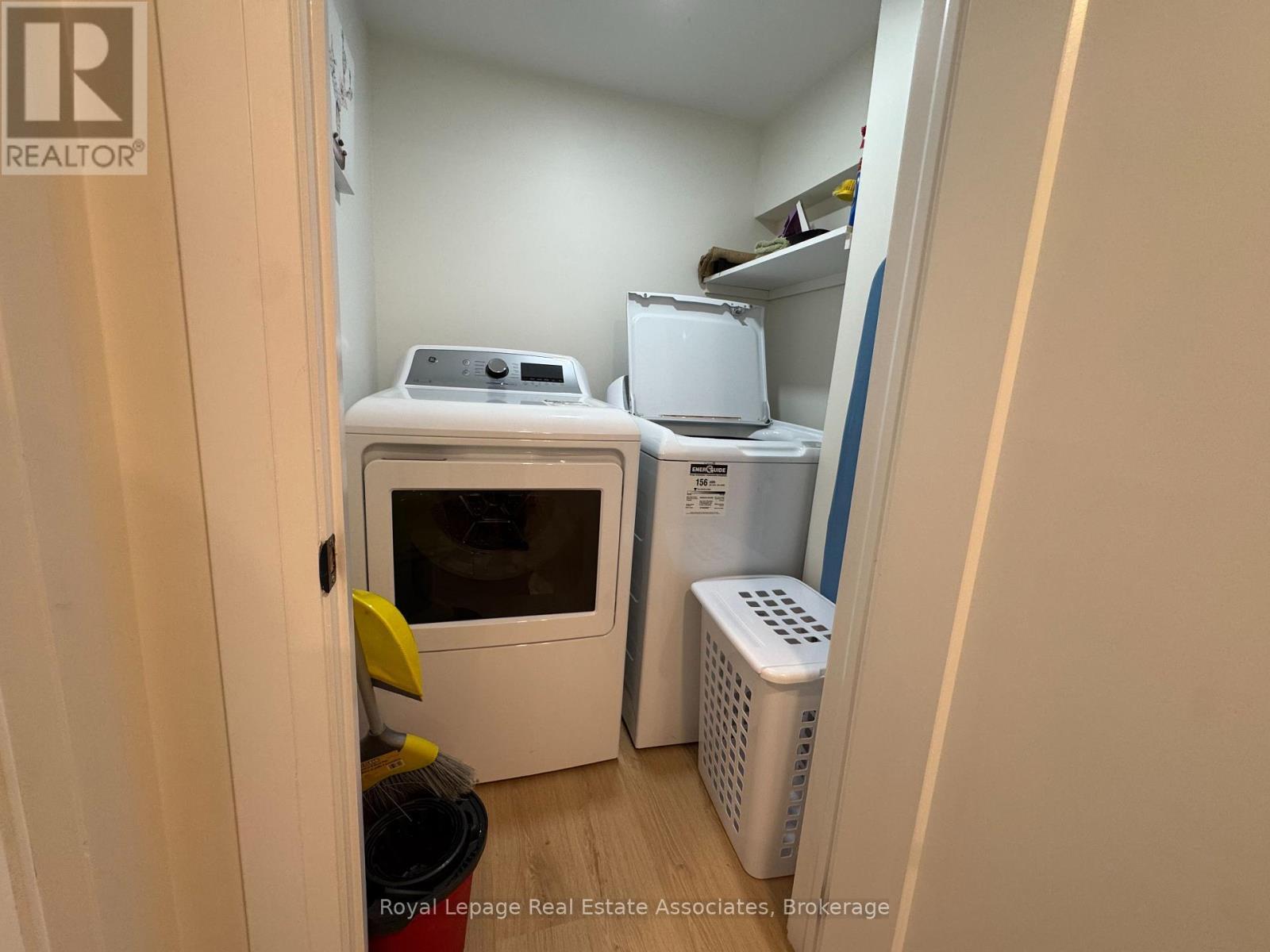 Bsmt - 65 North Heights Road, Toronto, ON - Indoor Photo Showing Laundry Room