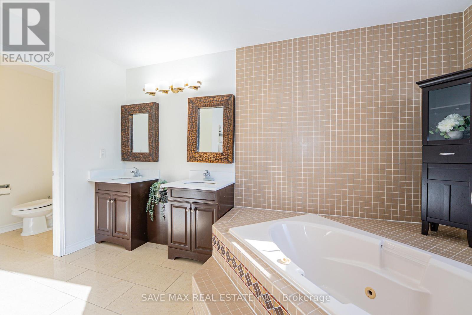 3068 Prentiss Road, Mississauga, ON - Indoor Photo Showing Bathroom