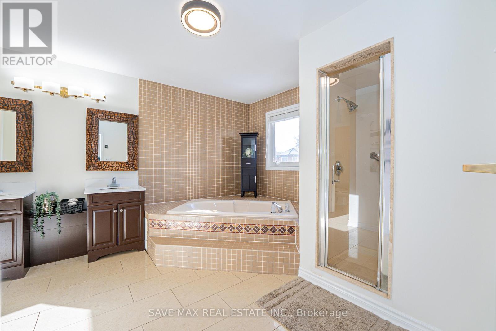 3068 Prentiss Road, Mississauga, ON - Indoor Photo Showing Bathroom