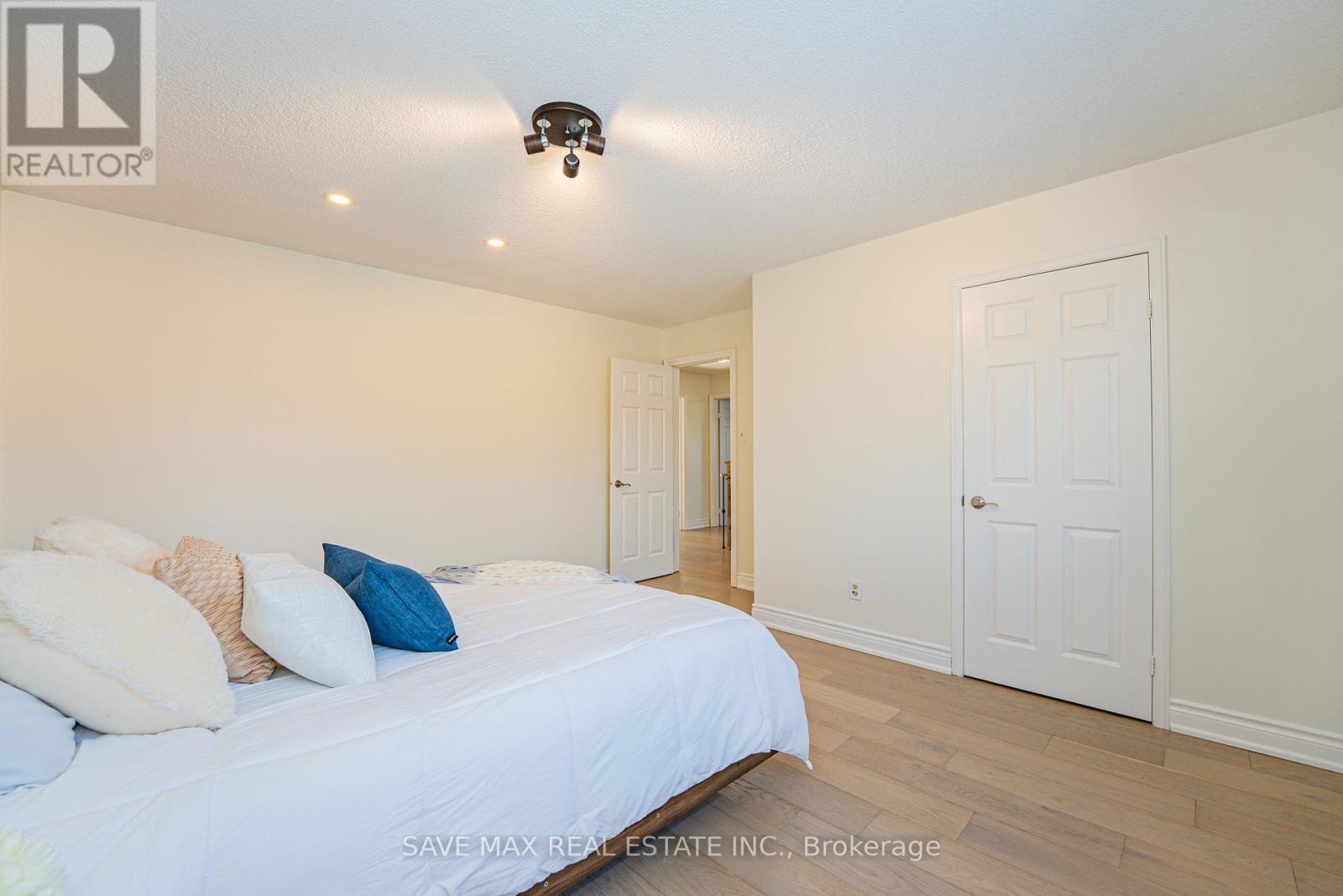 3068 Prentiss Road, Mississauga, ON - Indoor Photo Showing Bedroom