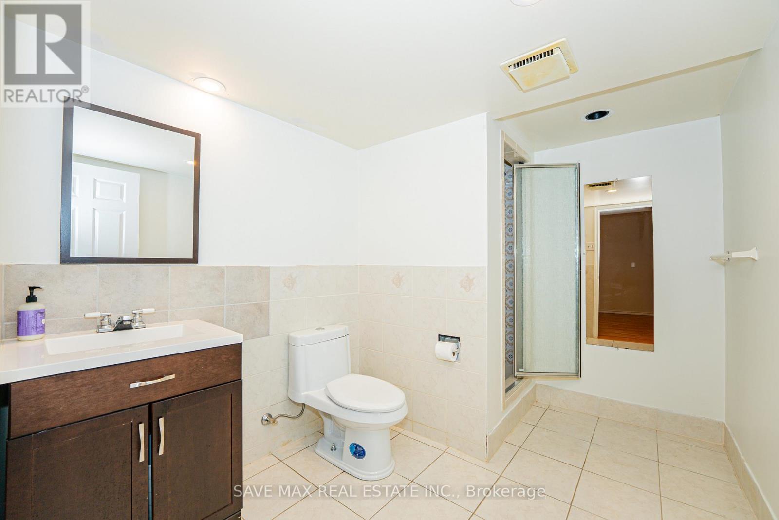 3068 Prentiss Road, Mississauga, ON - Indoor Photo Showing Bathroom