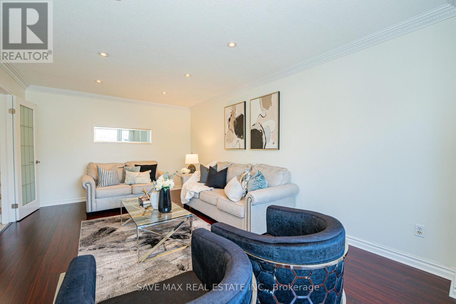 3068 Prentiss Road, Mississauga, ON - Indoor Photo Showing Living Room