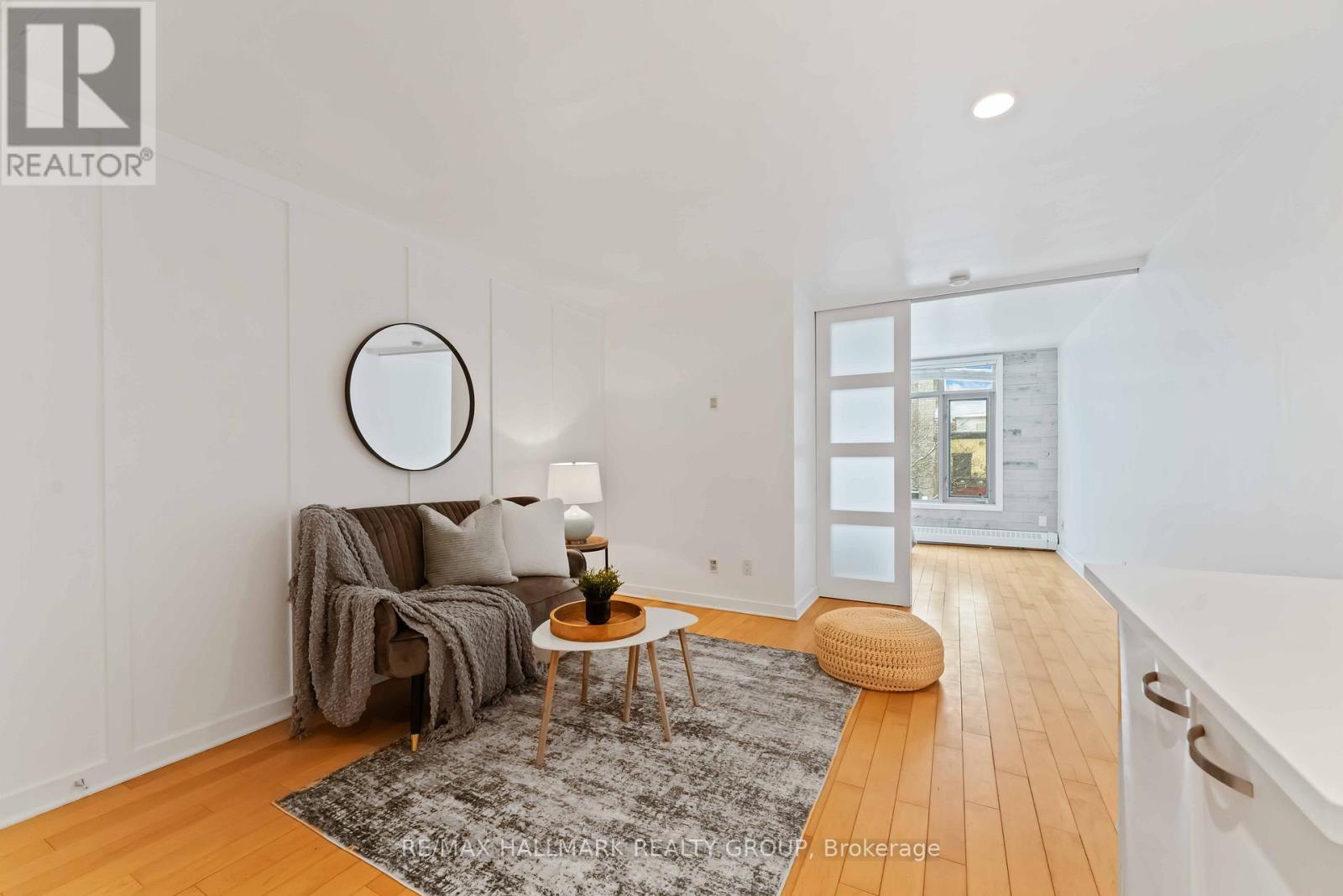 15 - 202 St. Patrick Street, Ottawa, ON - Indoor