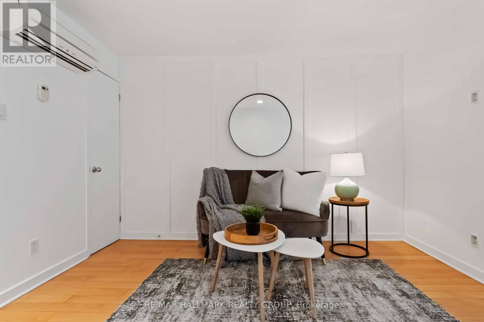 15 - 202 St. Patrick Street, Ottawa, ON - Indoor