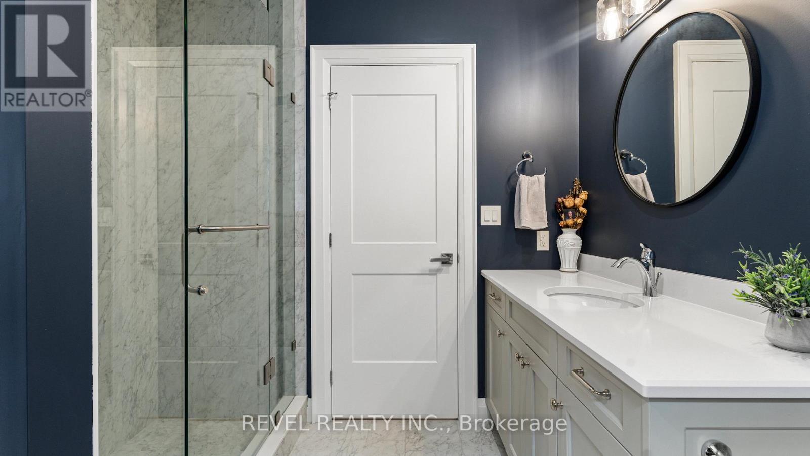 52 Beechnut Lane, Norfolk, ON - Indoor Photo Showing Bathroom