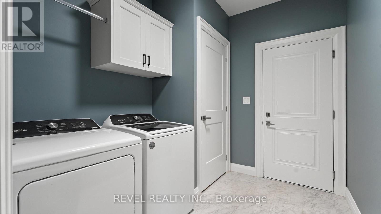 52 Beechnut Lane, Norfolk, ON - Indoor Photo Showing Laundry Room