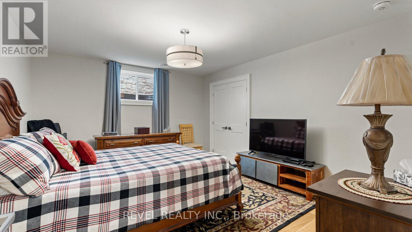 52 Beechnut Lane, Norfolk, ON - Indoor Photo Showing Bedroom