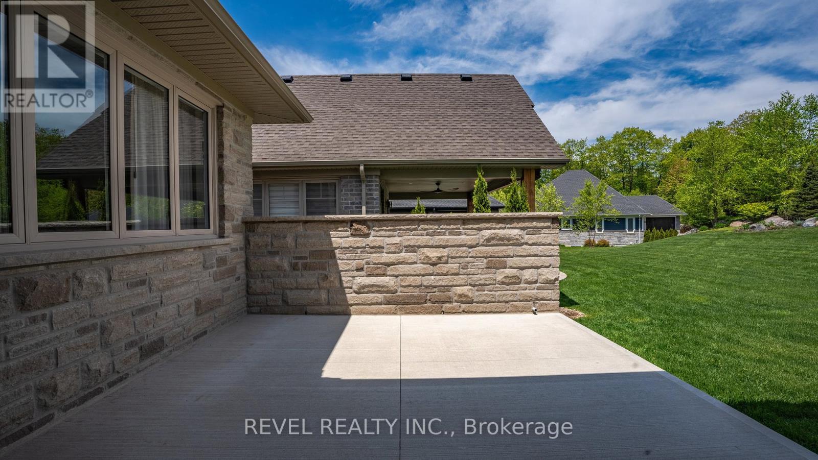 52 Beechnut Lane, Norfolk, ON - Outdoor