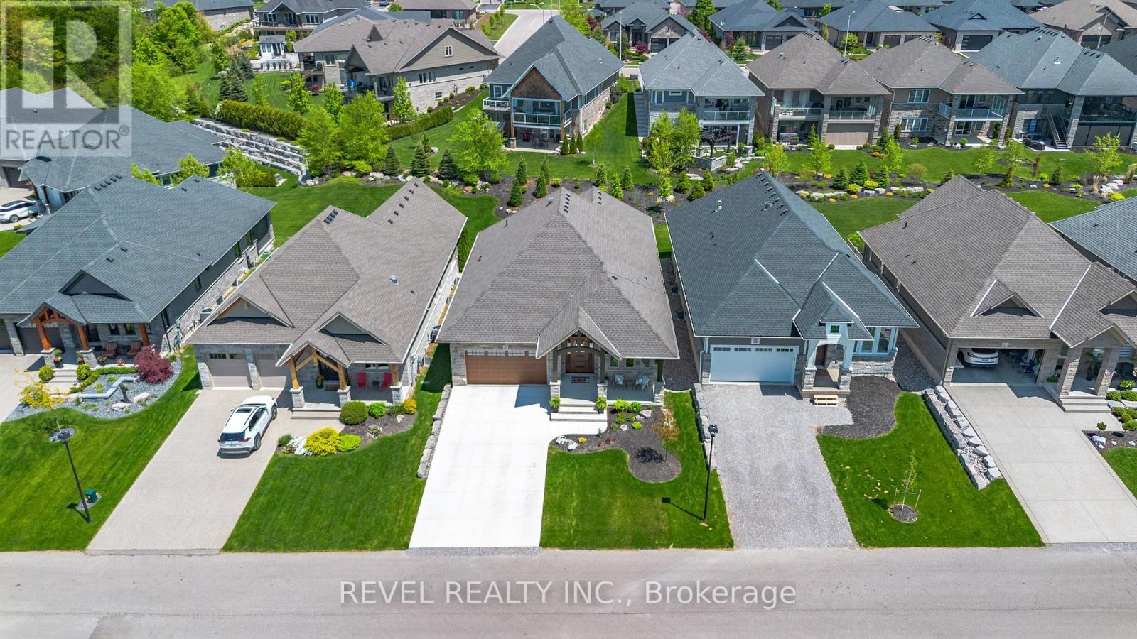 52 Beechnut Lane, Norfolk, ON -