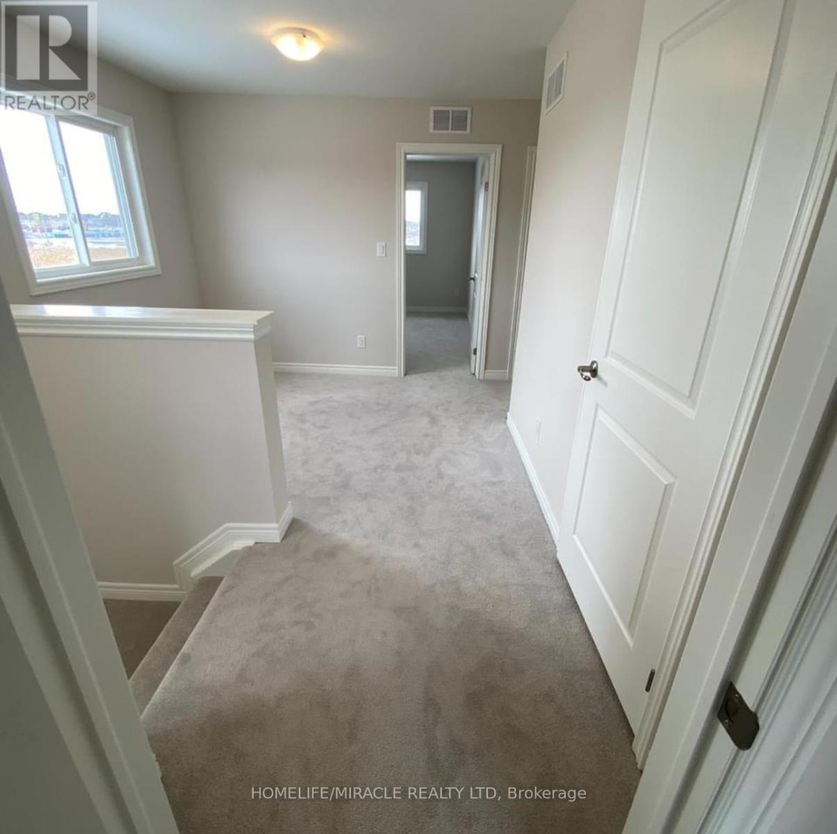 57 Sycamore Street, Welland, ON - Indoor Photo Showing Other Room