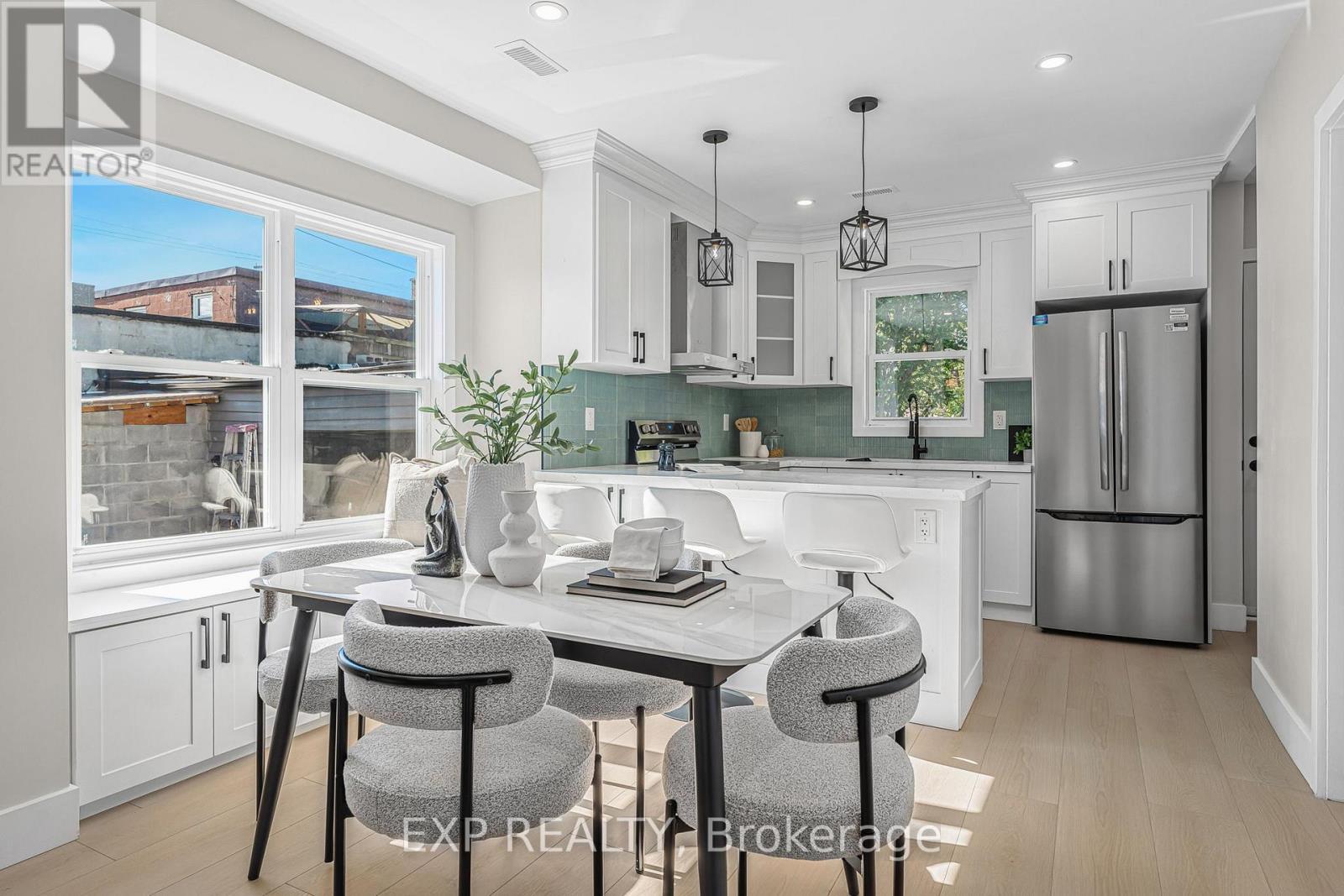 56 East 34Th Street, Hamilton, ON - Indoor