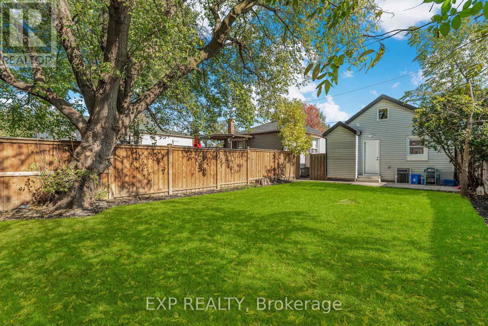 56 East 34Th Street, Hamilton, ON - Outdoor