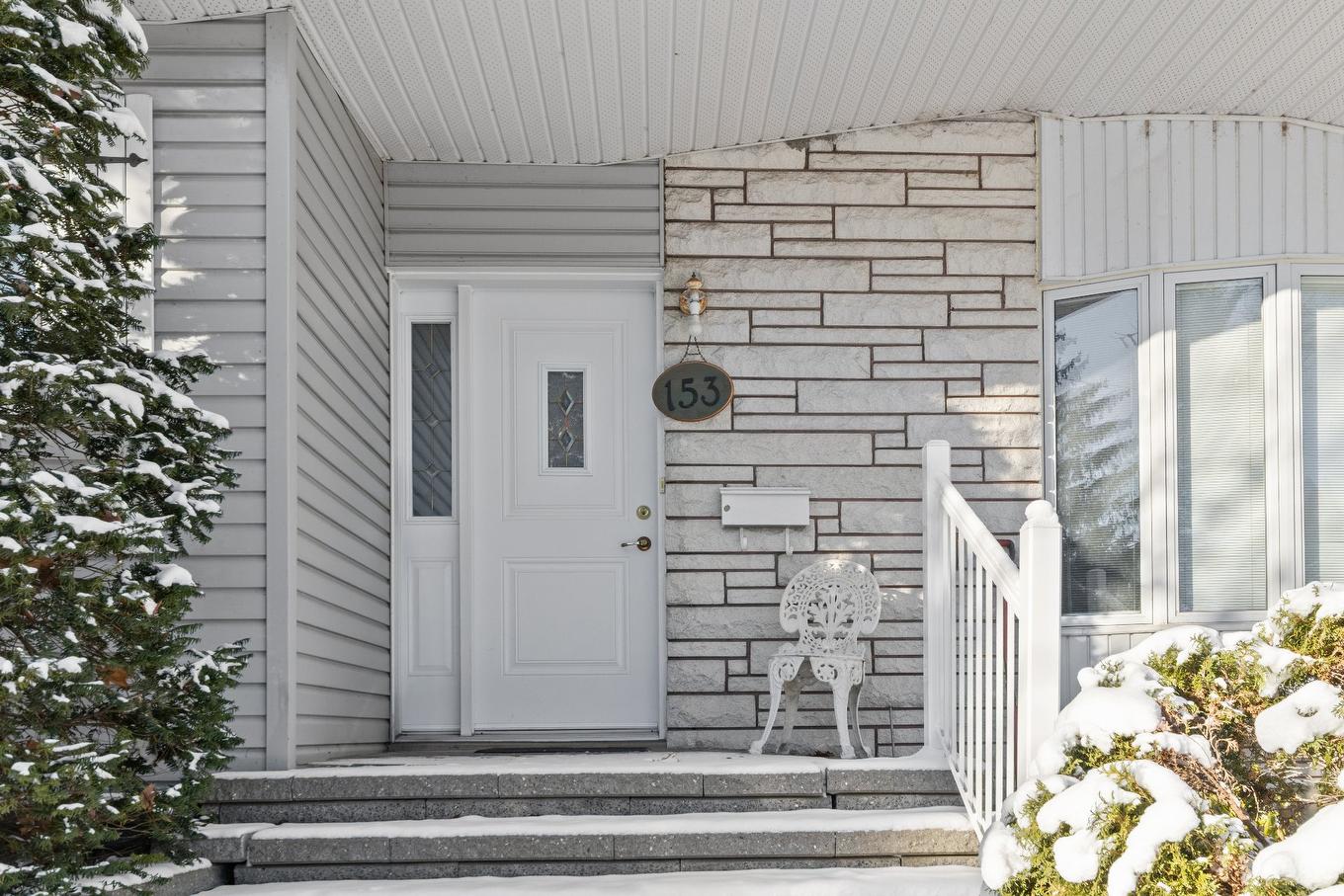 Frontage - 153 Rue Royale, Châteauguay, QC - Outdoor