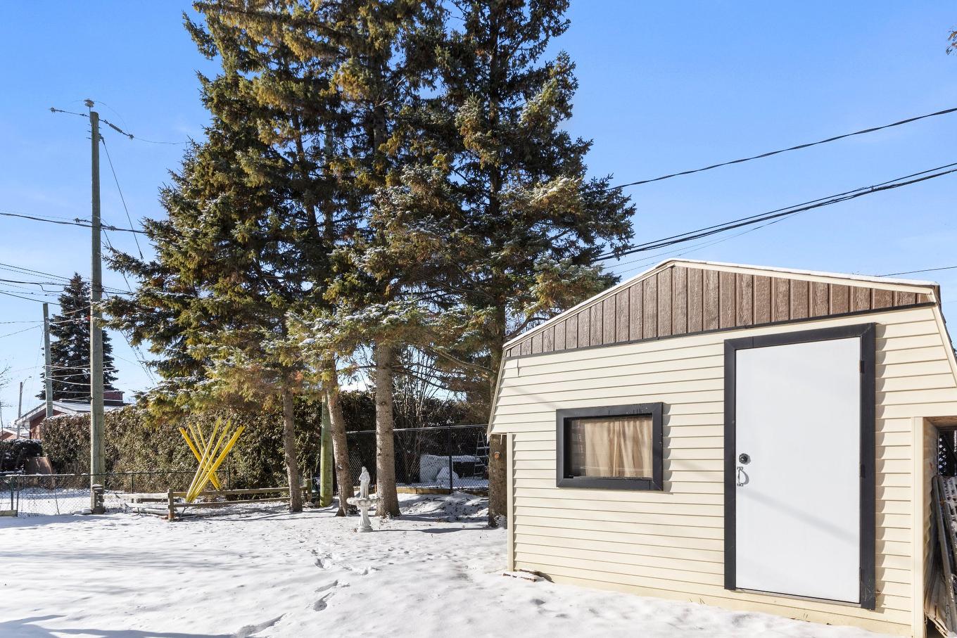 Shed - 153 Rue Royale, Châteauguay, QC - Outdoor