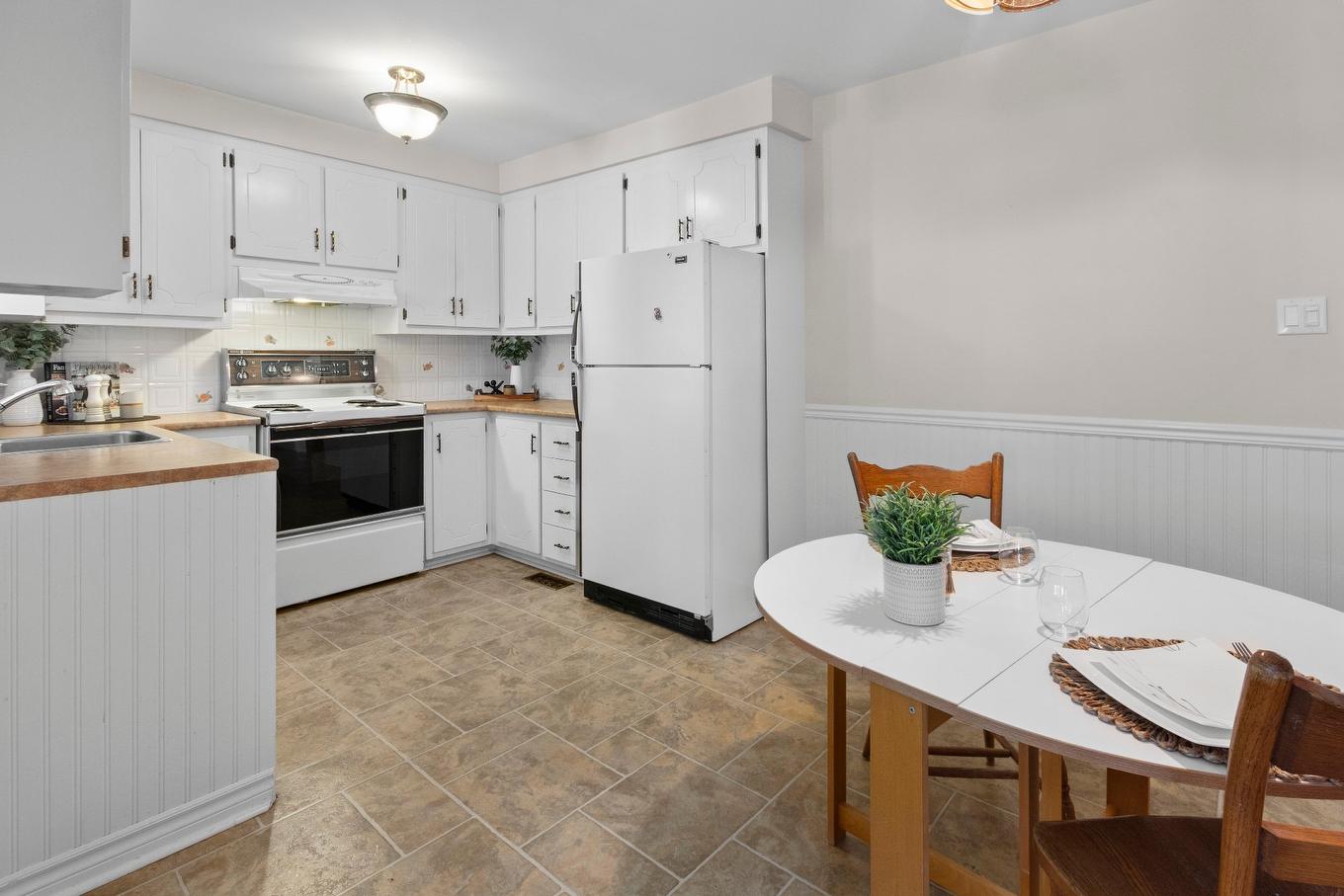 Overall view - 153 Rue Royale, Châteauguay, QC - Indoor Photo Showing Kitchen