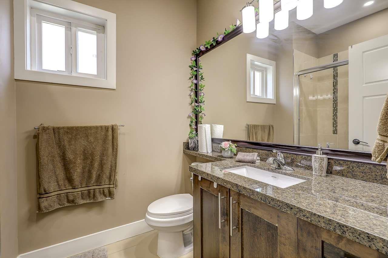 13987 64 Avenue, Surrey, BC - Indoor Photo Showing Bathroom