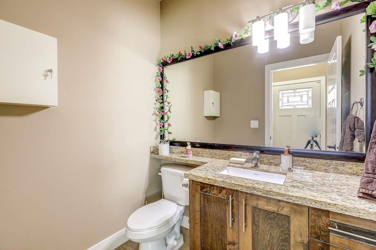 13987 64 Avenue, Surrey, BC - Indoor Photo Showing Bathroom