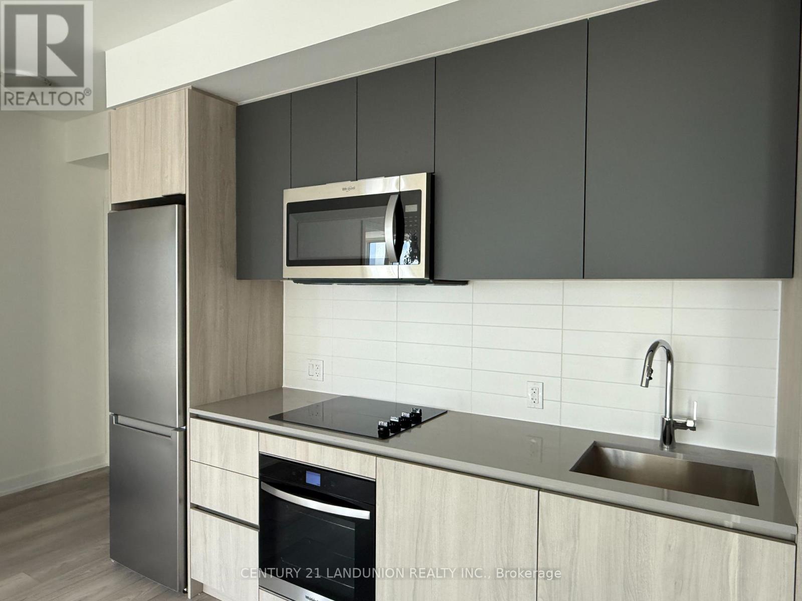 722 - 5858 Yonge Street, Toronto, ON - Indoor Photo Showing Kitchen With Upgraded Kitchen