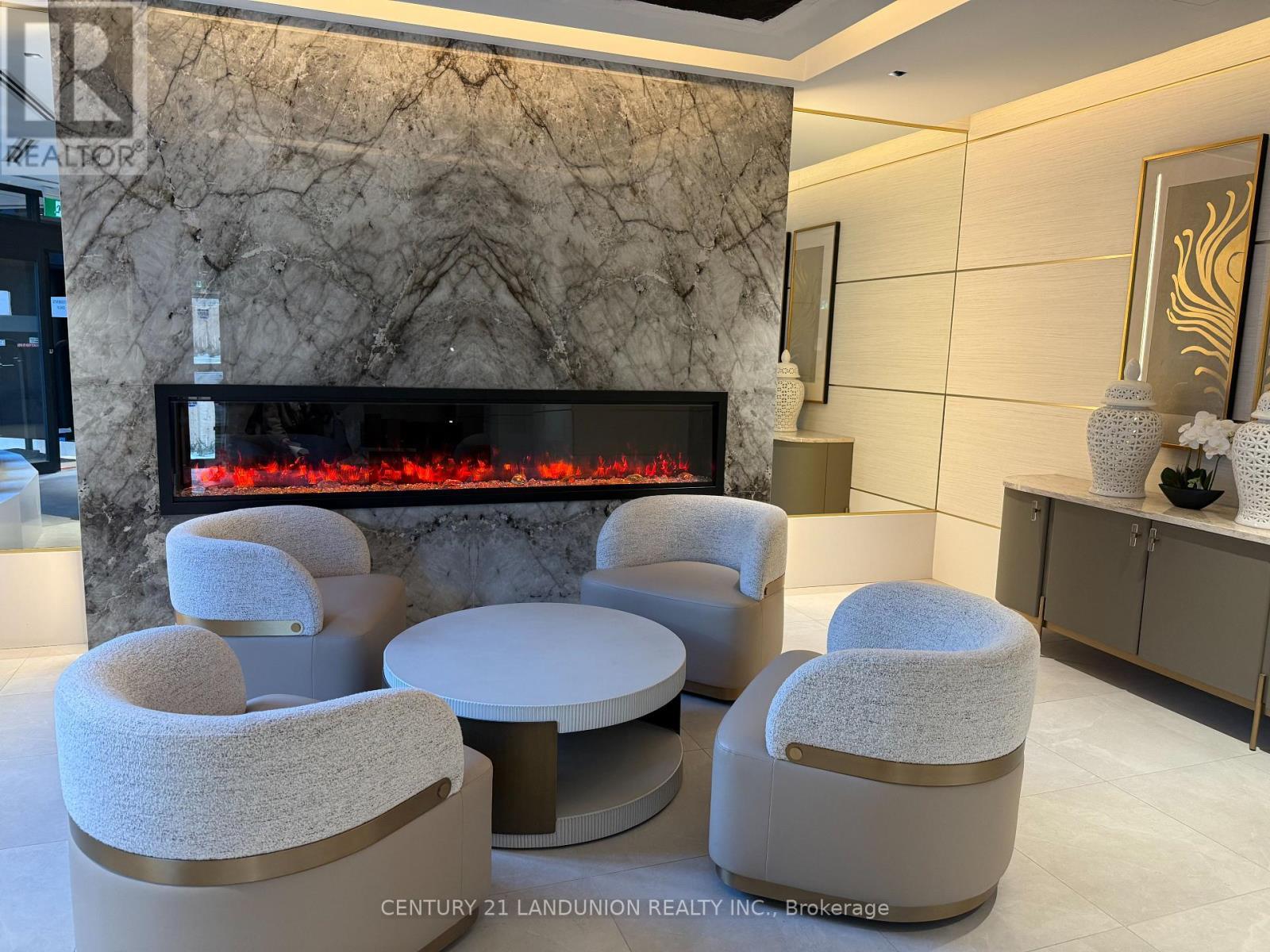 722 - 5858 Yonge Street, Toronto, ON - Indoor With Fireplace