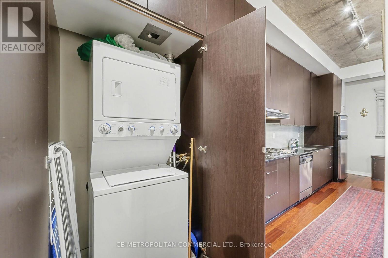 908 - 23 Brant Street, Toronto, ON - Indoor Photo Showing Laundry Room