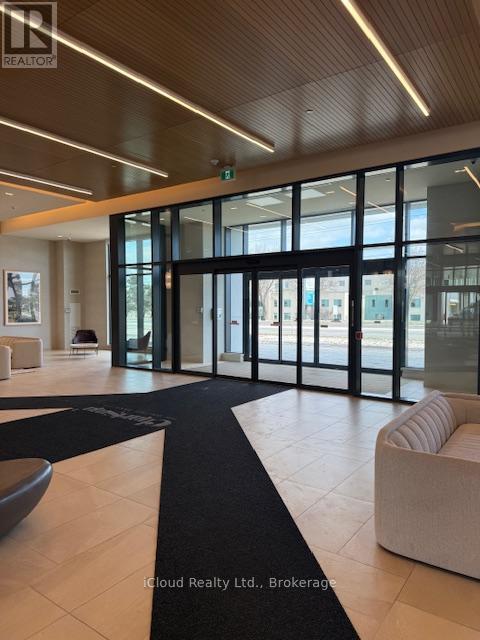 921 - 8960 Jane Street, Vaughan, ON - Indoor Photo Showing Other Room