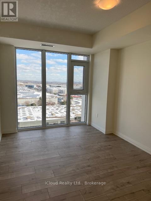 921 - 8960 Jane Street, Vaughan, ON - Indoor Photo Showing Other Room