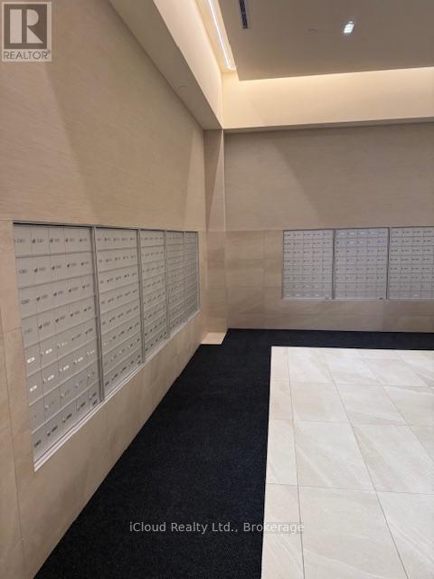 921 - 8960 Jane Street, Vaughan, ON - Indoor Photo Showing Other Room