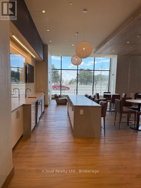 921 - 8960 Jane Street, Vaughan, ON - Indoor