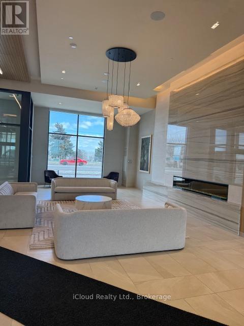 921 - 8960 Jane Street, Vaughan, ON - Indoor