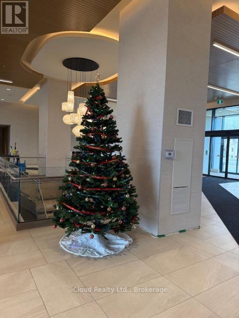 921 - 8960 Jane Street, Vaughan, ON - Indoor Photo Showing Other Room