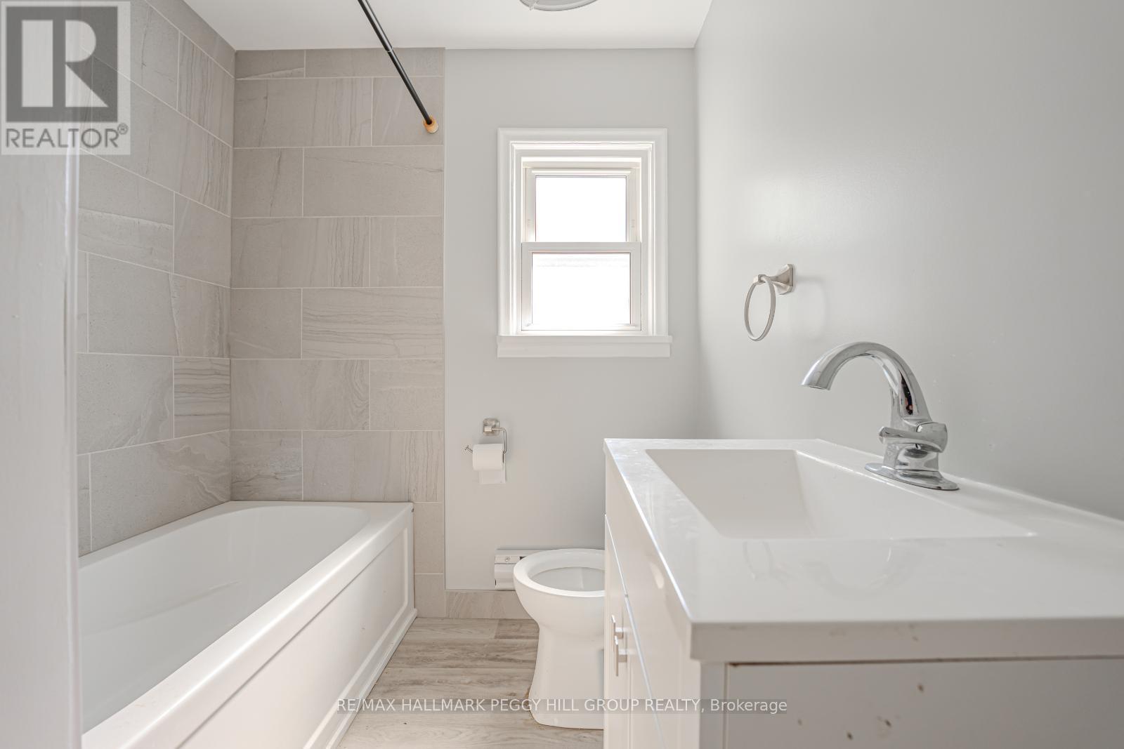 3 - 76 John Street, Barrie, ON - Indoor Photo Showing Bathroom