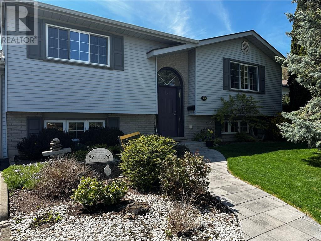 18 Ross Street, Norfolk, ON - Outdoor